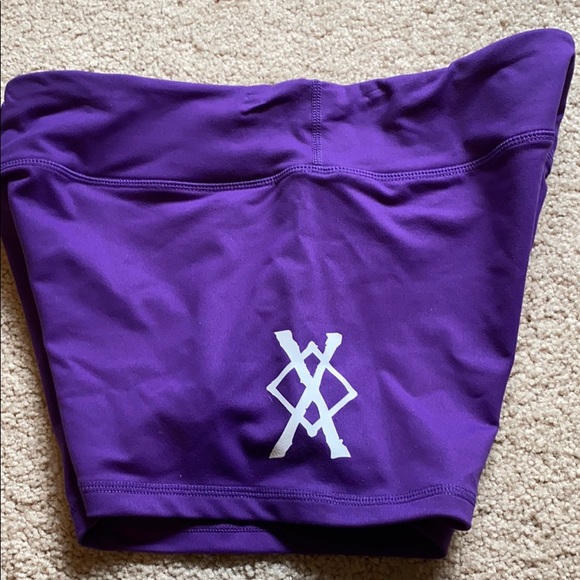 NBW booty shorts - Picture 4 of 4